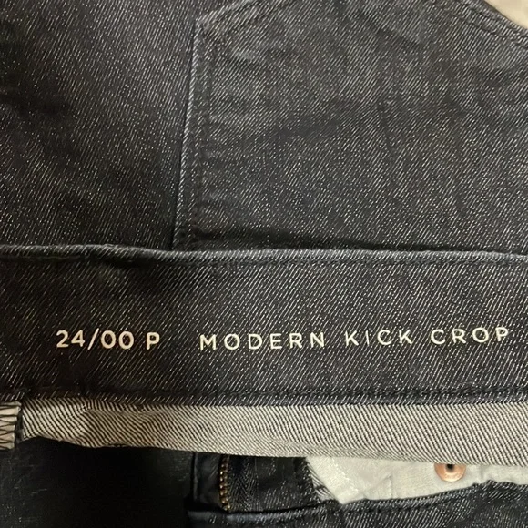 Ann Taylor Loft Dark Wash Modern Kick Crop Jeans Size 24/00P - Picture 7 of 8